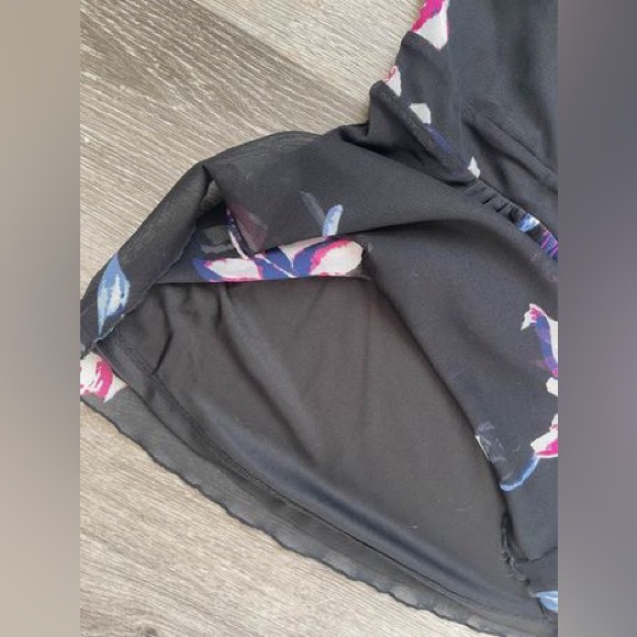 *NEW* Ricki’s Tank/Top - Picture 2 of 3